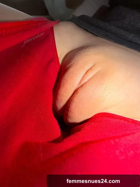 Seductive little innie ᢉ𐭩