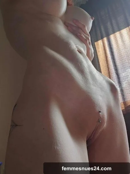 Mid-thirties mombod, with a bit of extra metal