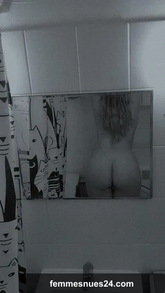 Would a view like this convince you to take a bath with me? 